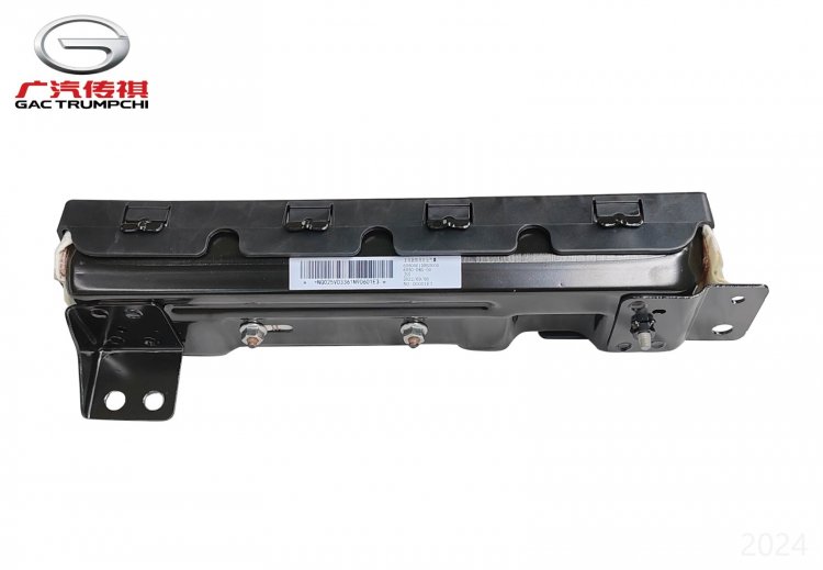 Левая подушка безопасности на уровне колен GAC GS8II