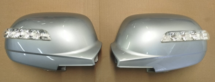 Накладки на зеркала с поворотниками Ssang Yong Actyon 2006 м.г. серебро 