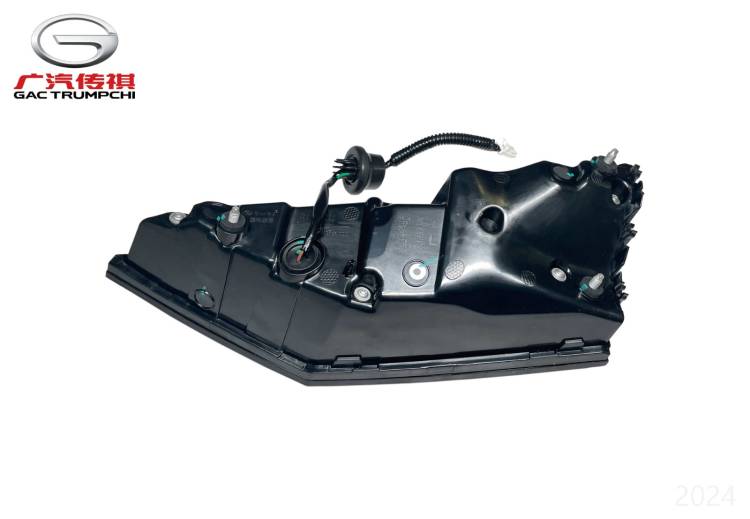 Левый задний комбинированный фонарь В GAC GS3