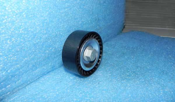 РОЛИК НАТЯЖИТЕЛЯ E4G16 engine S18D XCITE