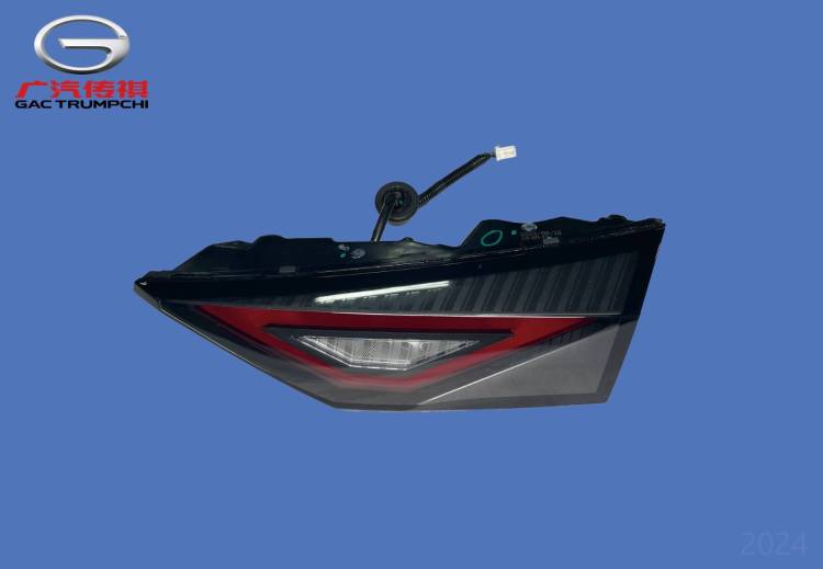 Правый задний комбинированный фонарь B GAC GS3