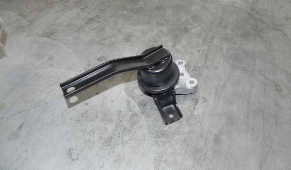 ОПОРА ДВИГАТЕЛЯ ПРАВАЯ CHERY B11+2.0NA+MT