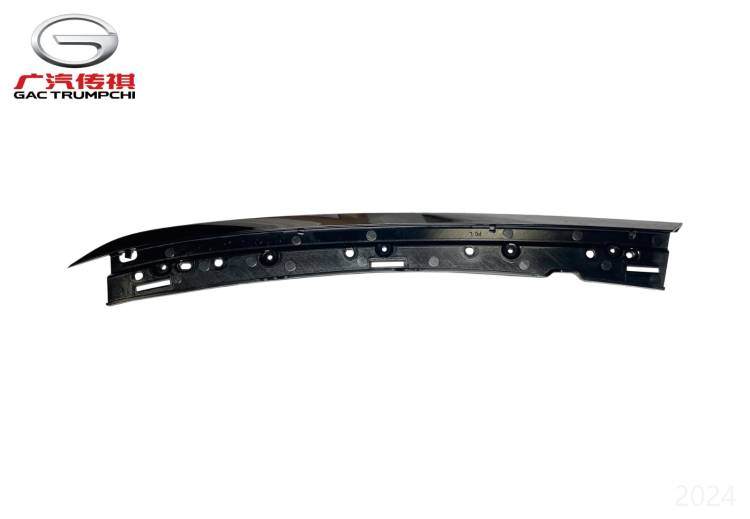 Деталь отделки переднего левого комбинированного фонаря GAC M8