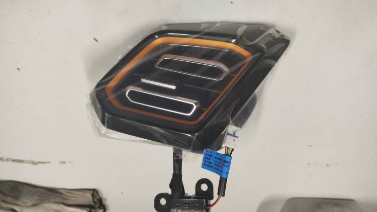 Жалюзи левого воздуховода приборной панели (Turquoise Green); применимый код темы внутренней отделки: W (Wizard Green) GAC GS3