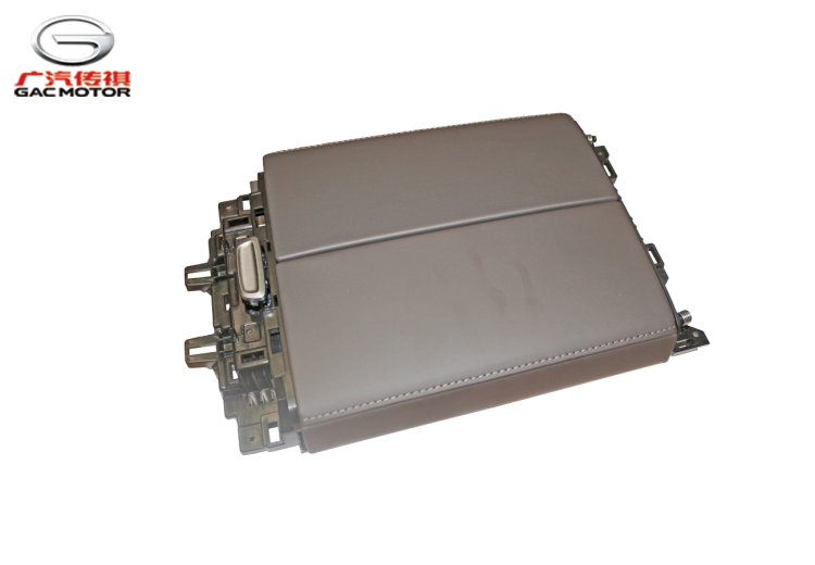 Подлокотник в центральной консоли — Римские каникулы. GAC M8