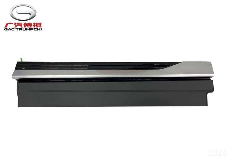 Нижняя наружная декоративная накладка правой передней двери – Элегантный черный GAC M8