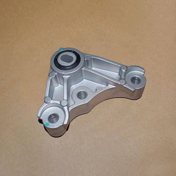 КРОНШТЕЙН ПОДУШКИ ДВИГАТЕЛЯ ВЕРХНИЙ ЗАДНИЙ T18, T1A, T1D